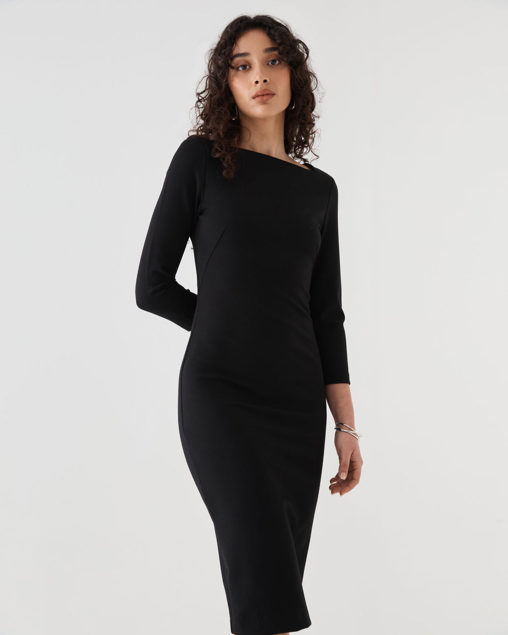 Sutton Ponte Dress in black — close-up view 2