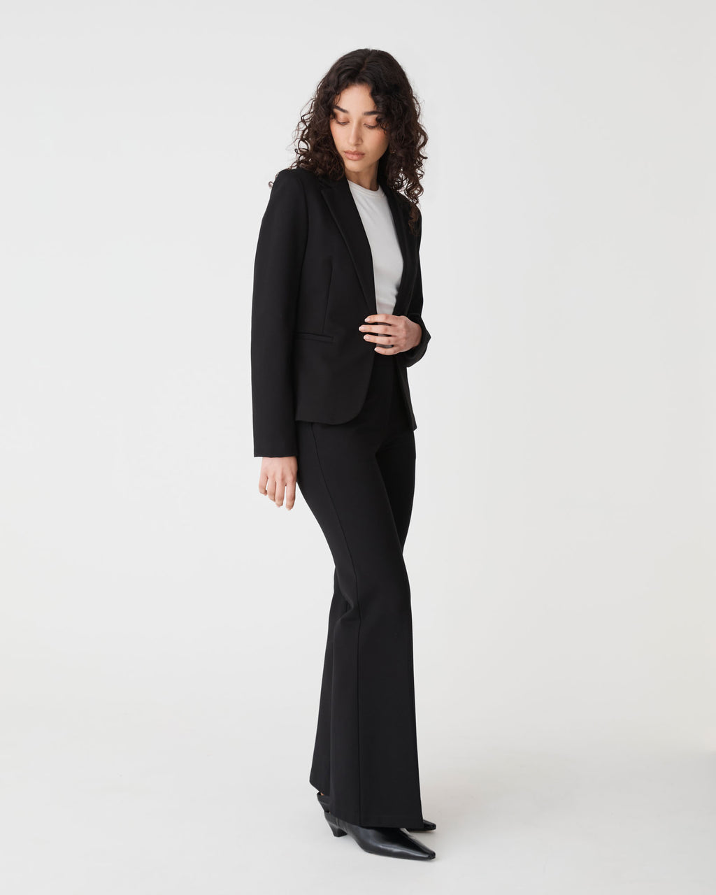 Sutton Single Breasted Blazer in black — side view