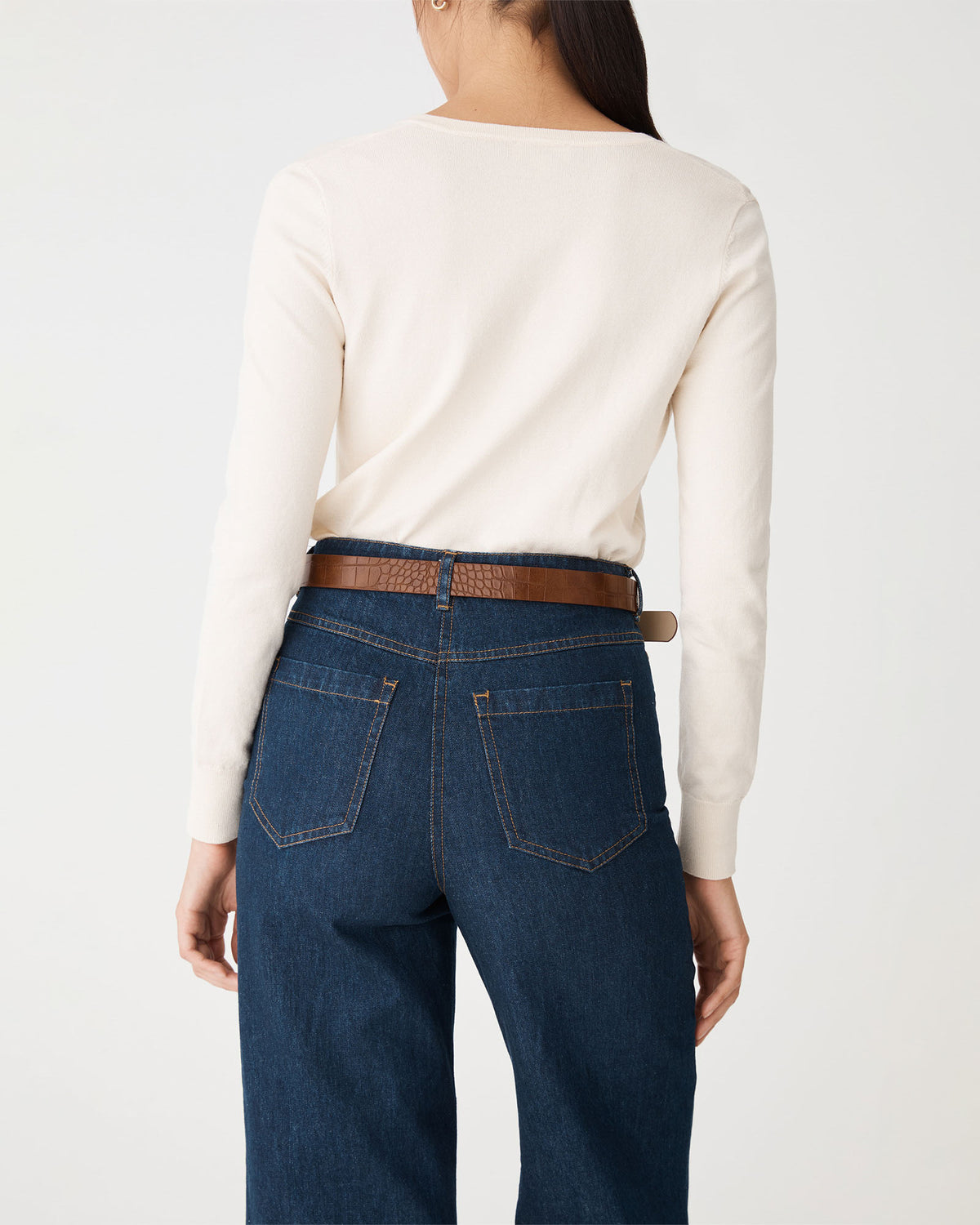 Geneva Croc Belt in chocolate — back view
